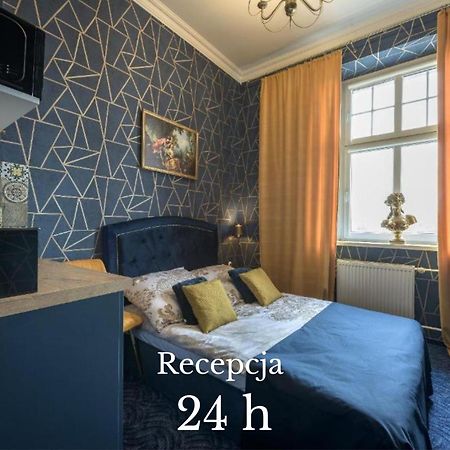 Night O'Clock Business Aparts Ополе Екстер'єр фото